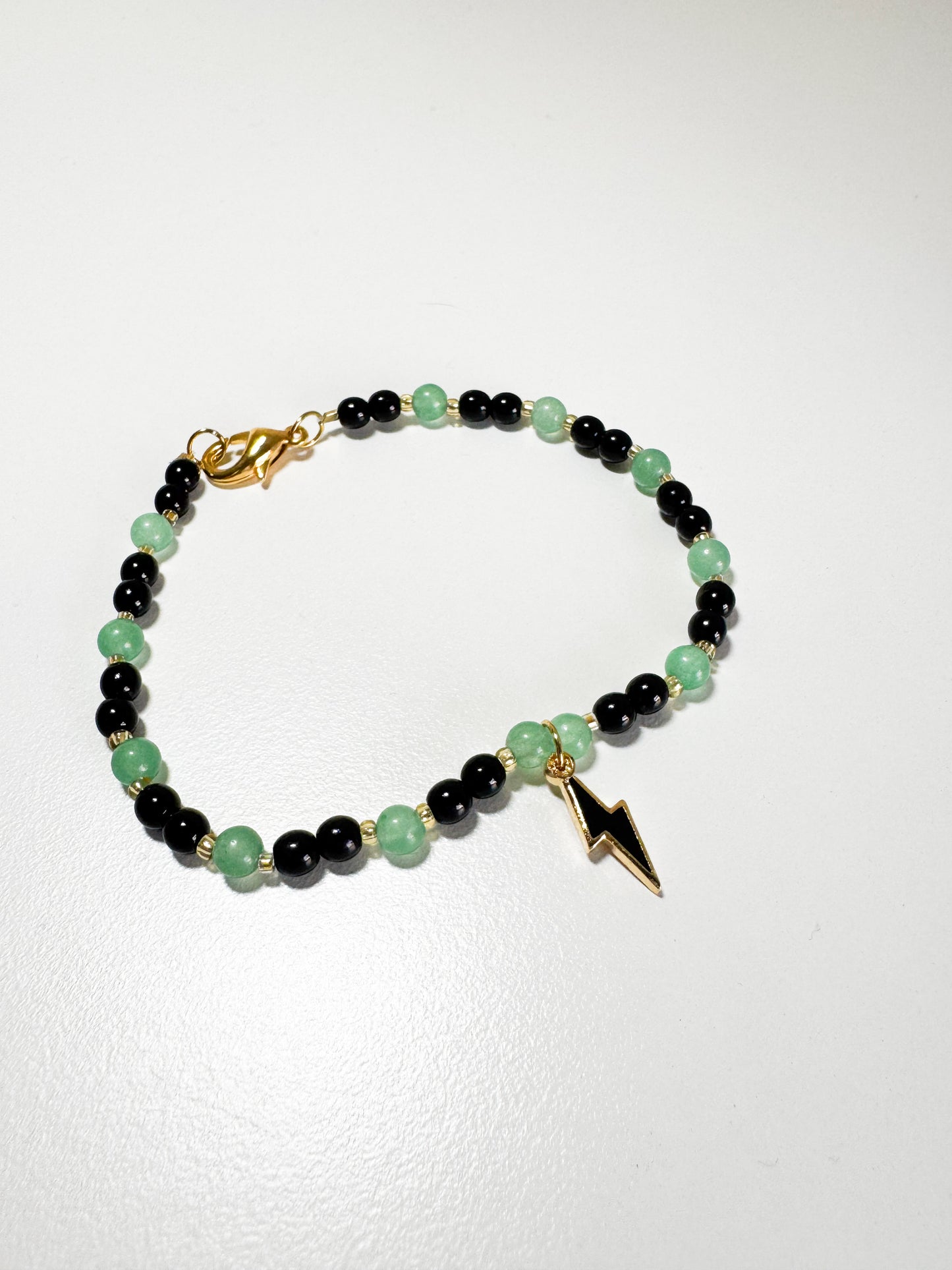 Bracciale con ciondolo fulmine ( calcedonio ed avventurina)