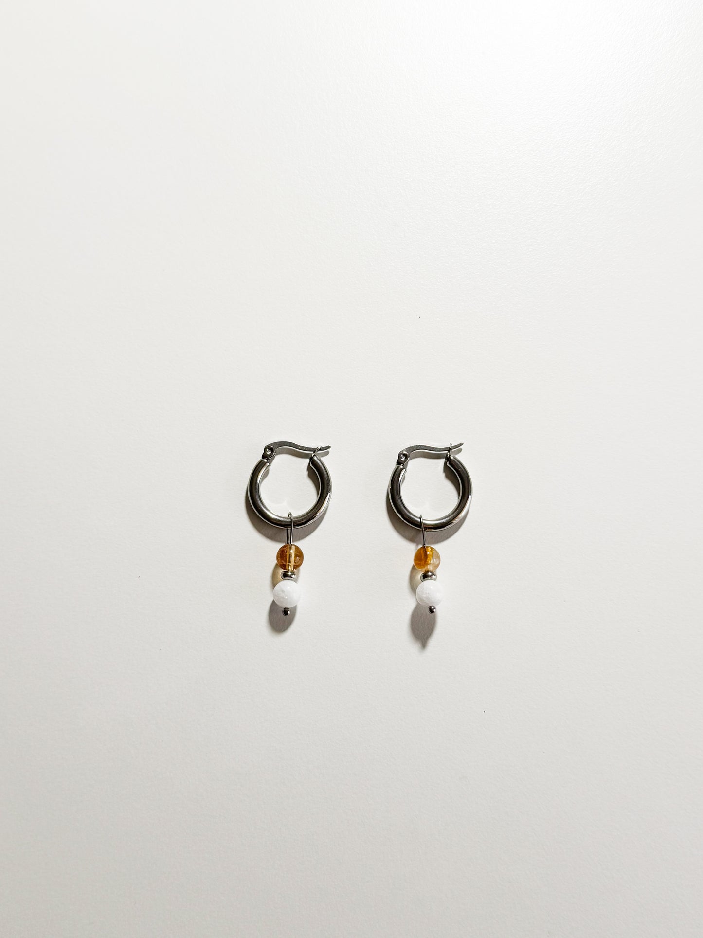 Orecchini con pietra giada bianca e citrino