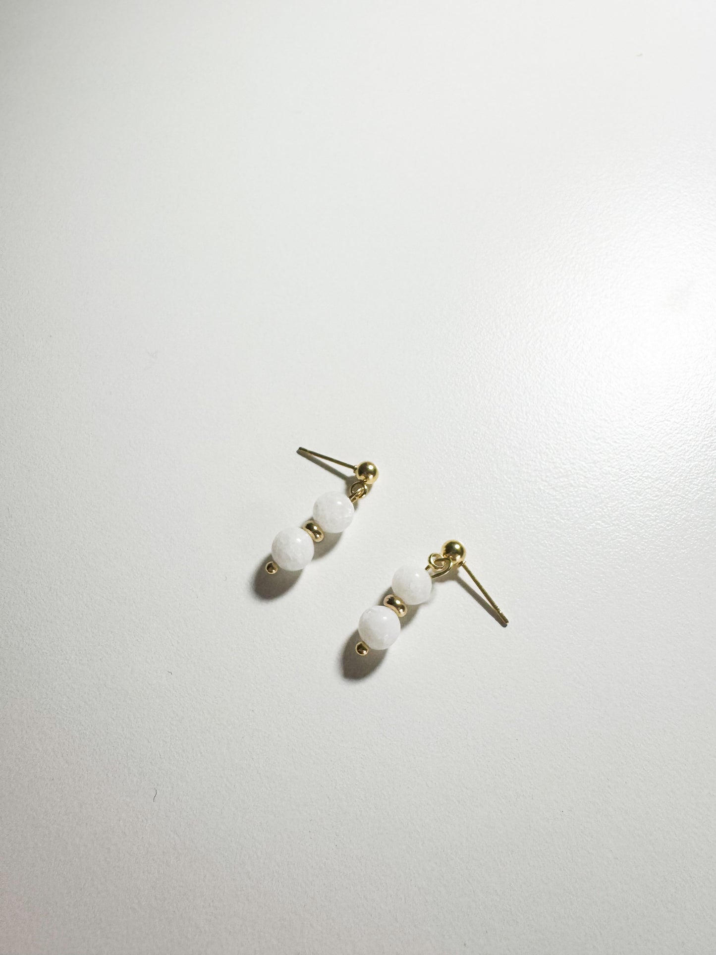 Orecchini con giada bianca