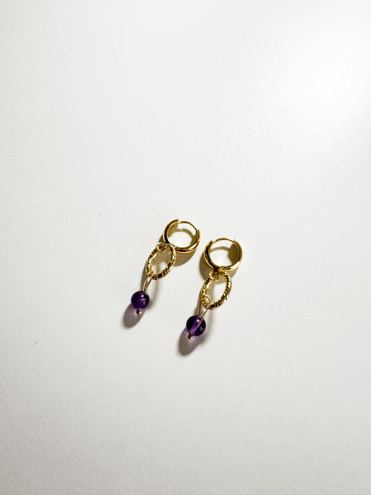 Orecchini a cerchio con pietra ametista