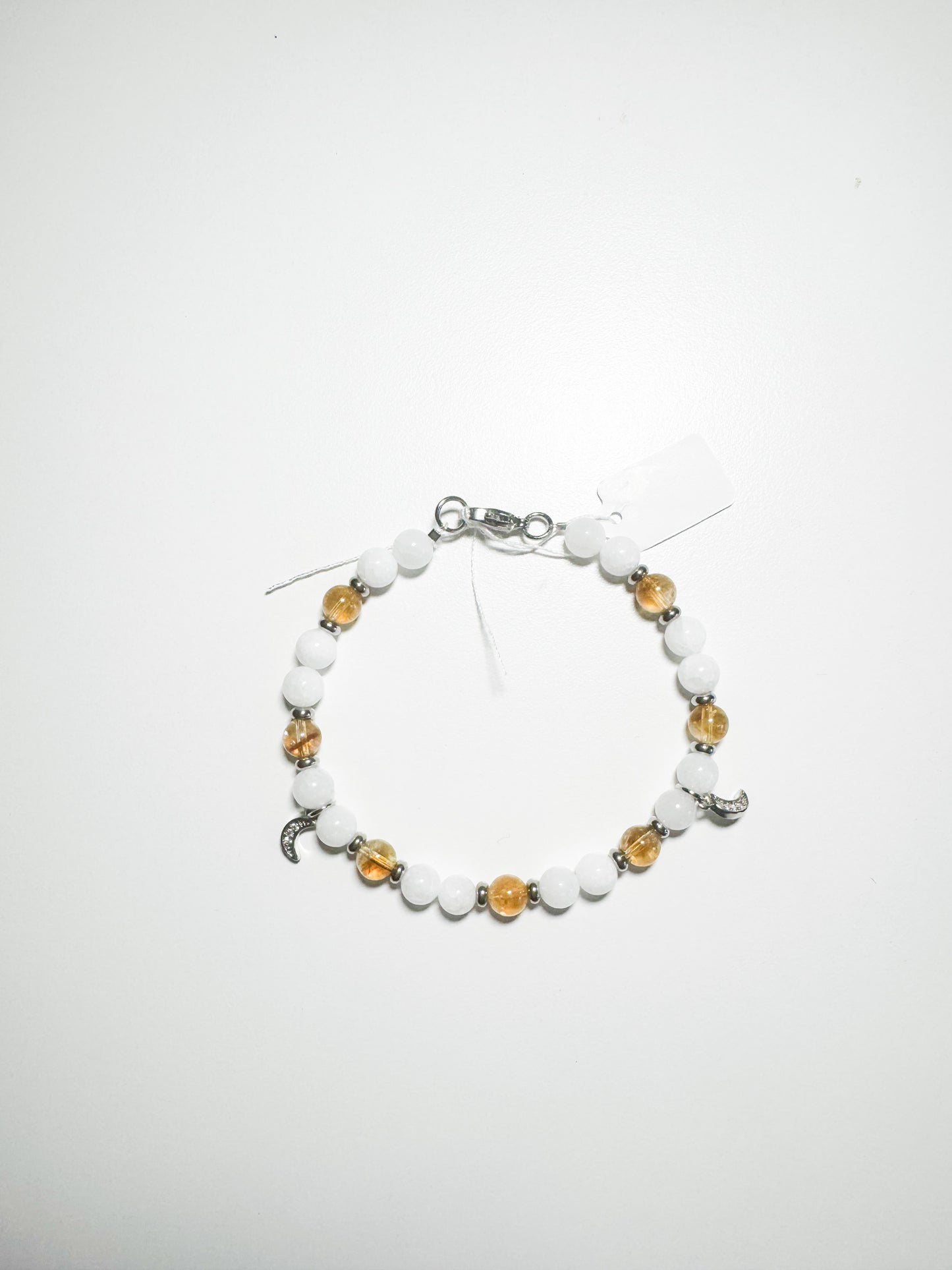 Bracciale con lune citrino e giada bianca