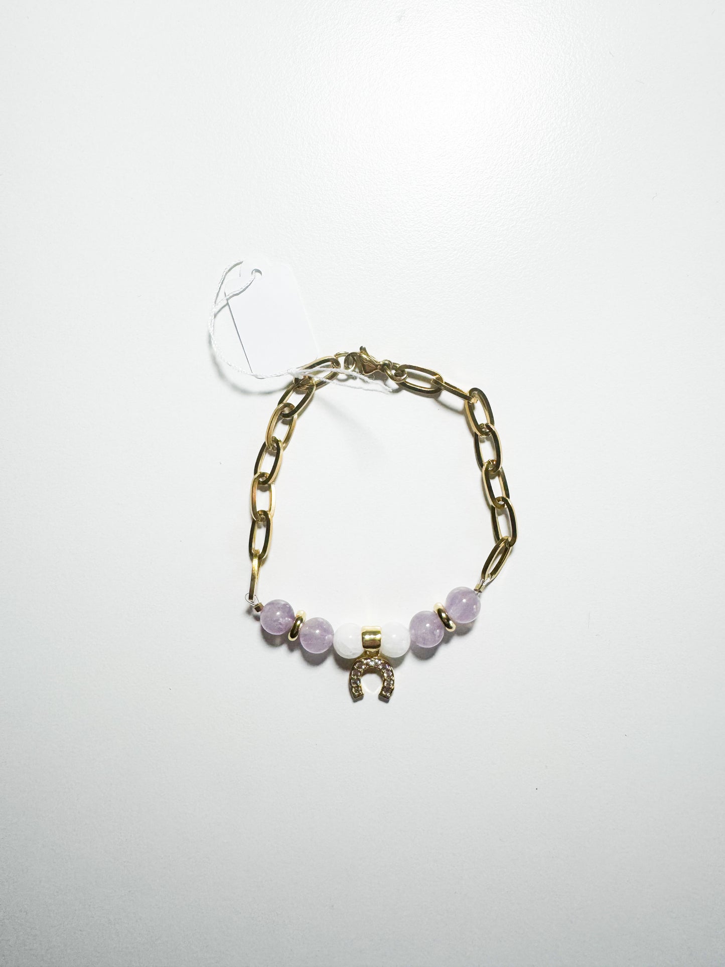 Bracciale con ciondolo ferro di cavallo pietra ametista e giada bianca