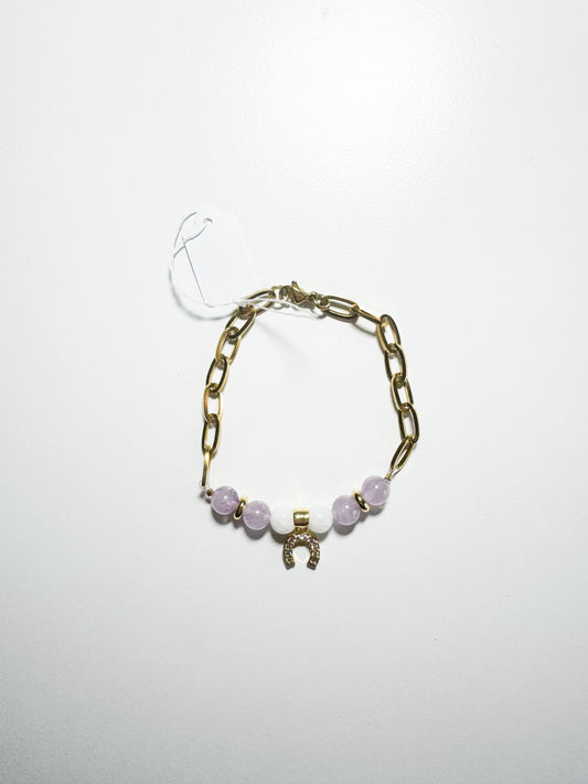 Bracciale con ciondolo ferro di cavallo pietra ametista e giada bianca