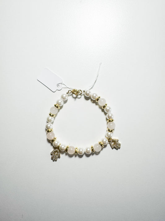 Bracciale con mano di fatima madreperle e quarzo rosa