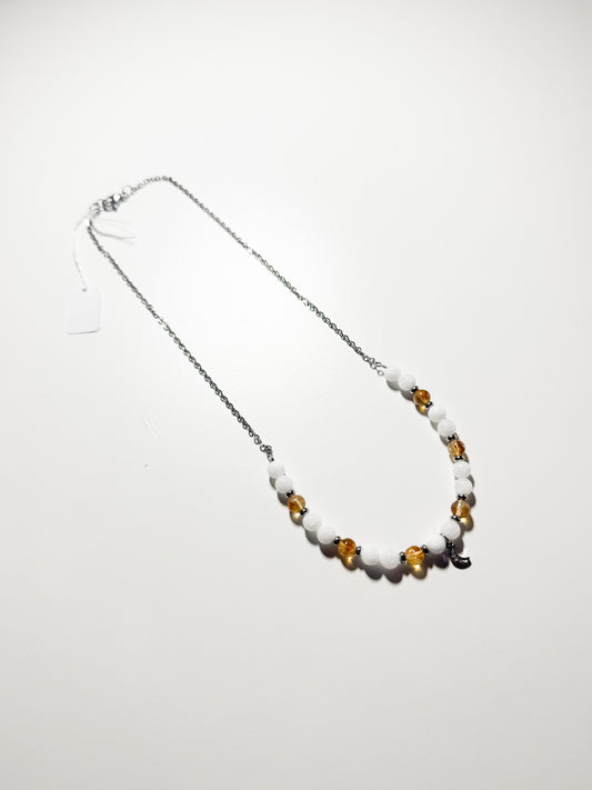 Collana ciondolo con luna giada bianca e citrino